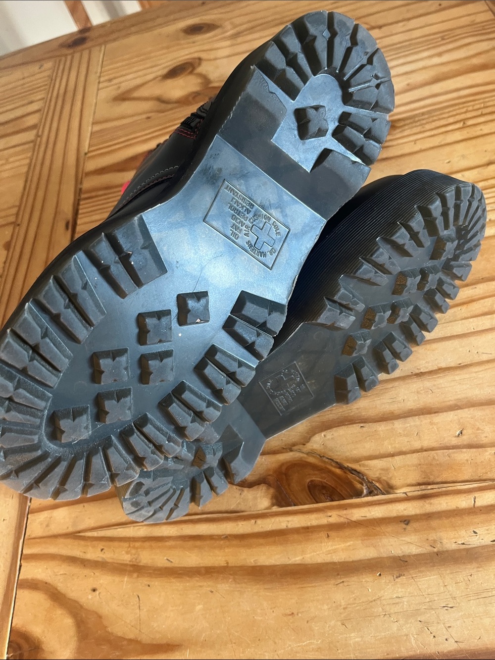 Dr. Martens x Hello Kitty and Friends Jadon - Picture 10 of 15